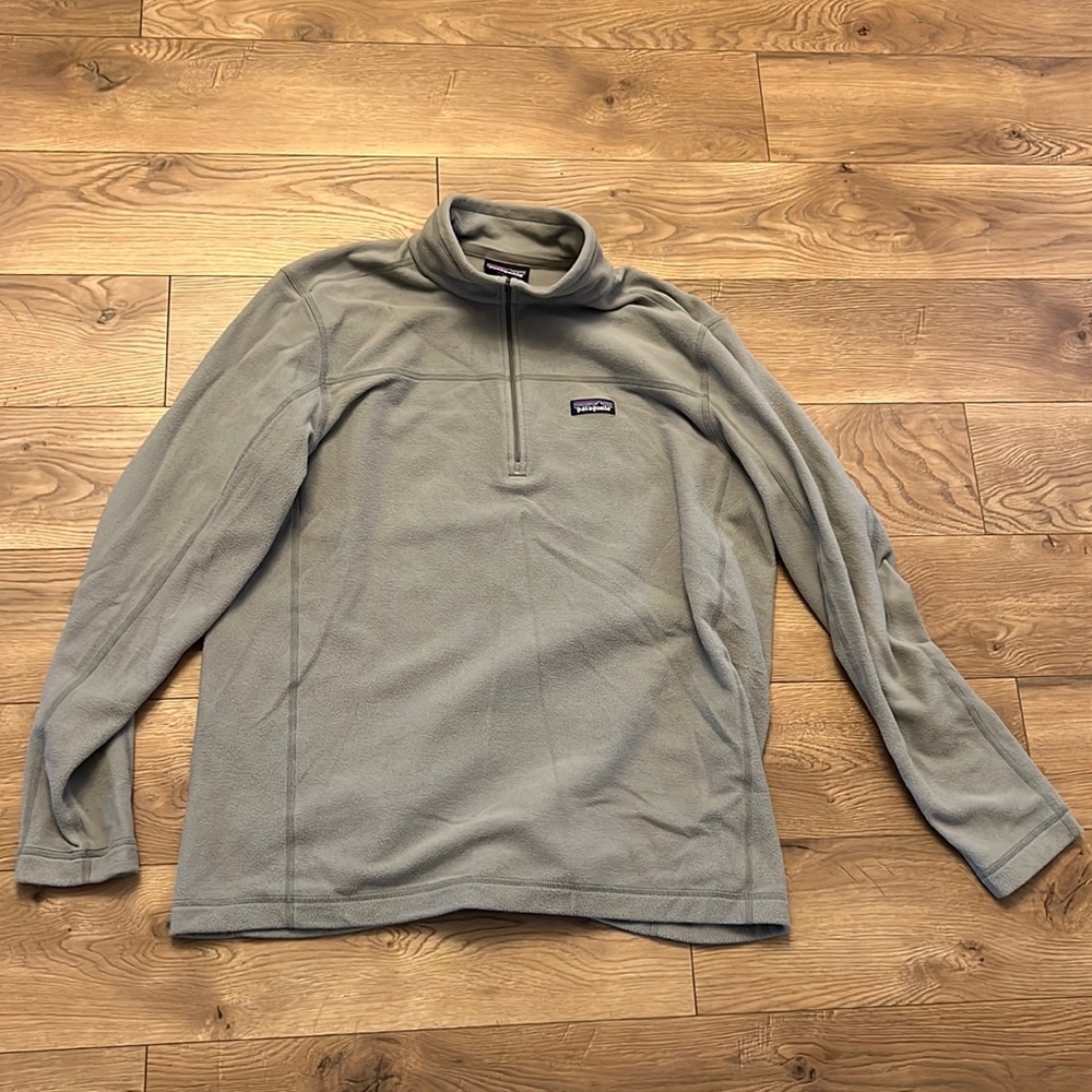 Patagonia half zip fleece sweater